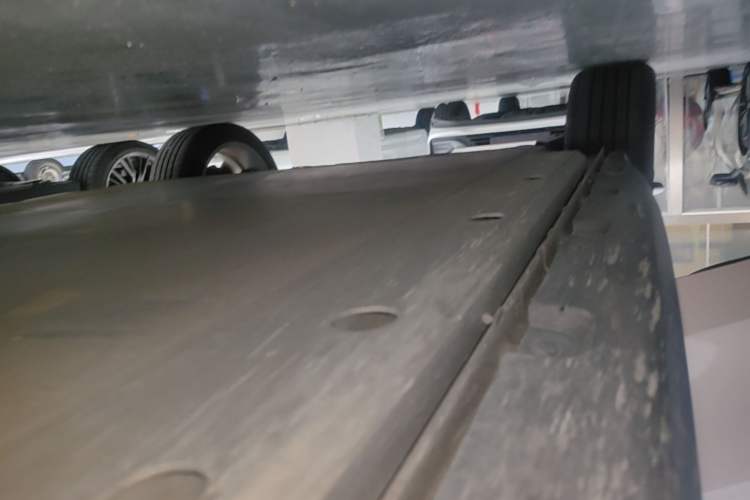 Used ORA Good Cat 2022 Morandi Edition 400km Standard Range Premium Version Lithium-Ion Battery Right Side Sill