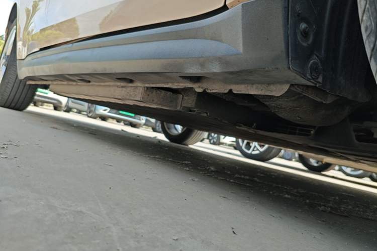 Used ORA Good Cat 2022 400km Standard Range Premium Version Lithium Iron Phosphate Right Side Sill