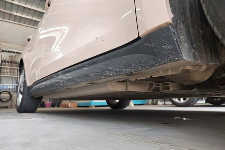 Used ORA Good Cat 2022 400km Standard Range Premium Version Lithium Iron Phosphate Right Side Sill