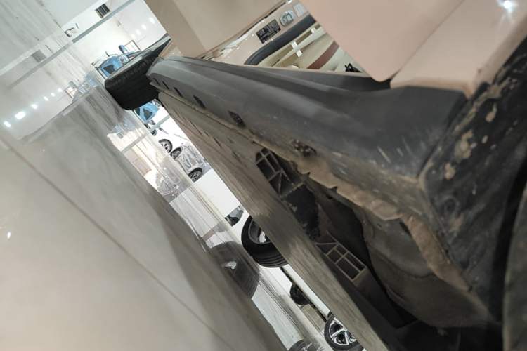 Used ORA Good Cat 2022 Morandi Edition 400km Standard Range Premium Version Lithium-Ion Battery Right Side Sill