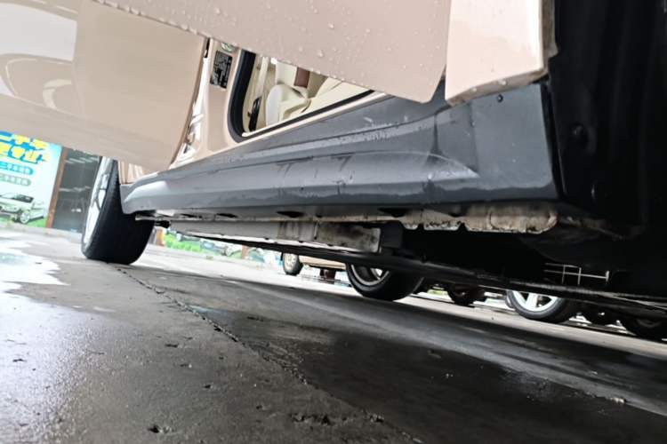 Used ORA Good Cat 2022 Morandi Edition 400km Standard Range Luxury Version Lithium Iron Phosphate Right Side Sill