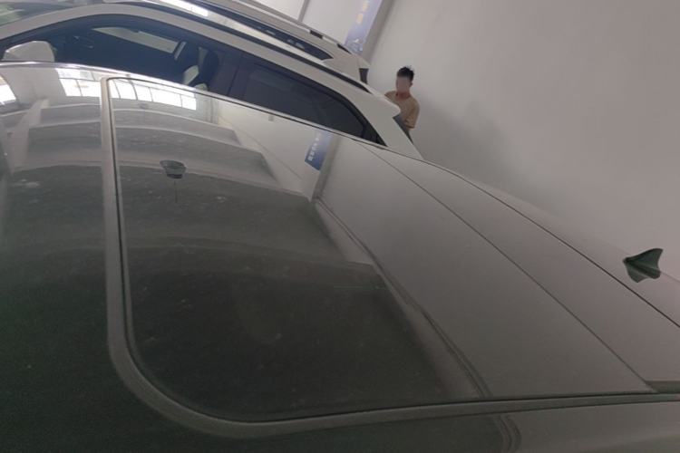 Used ORA Good Cat 2022 Morandi Edition 400km Standard Range Premium Version Lithium-Ion Battery Roof