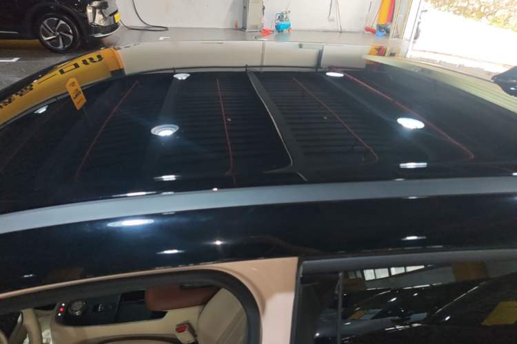 Used ORA Good Cat 2022 400km Standard Range Luxury Version Lithium Iron Phosphate Roof