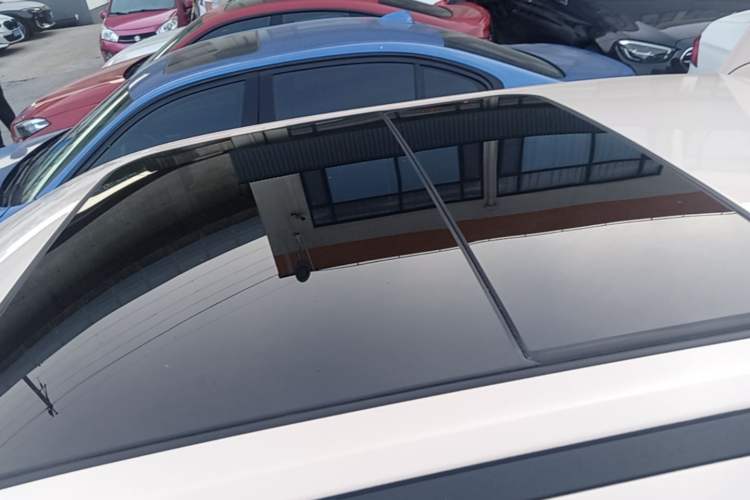 Used ORA Good Cat 2022 400km Standard Range Premium Version Lithium Iron Phosphate Roof