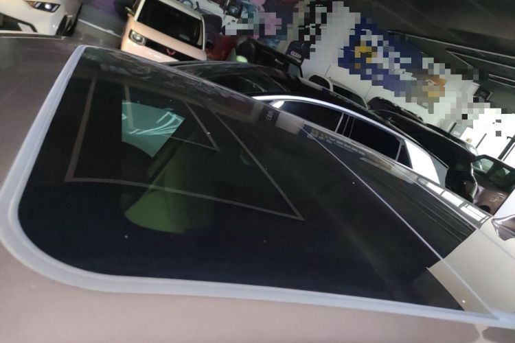 Used ORA Good Cat 2022 Morandi Edition 400km Standard Range Premium Version Lithium-Ion Battery Roof