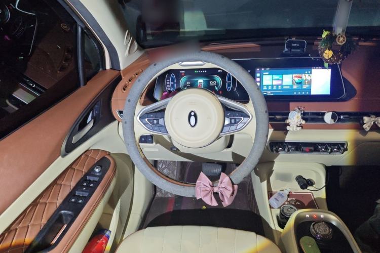 Used ORA Good Cat 2022 Morandi Edition 500 km Long Range Luxury Version Lithium Ternary Steering Wheel