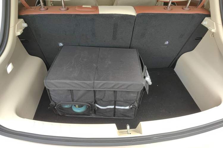 Used ORA Good Cat 2022 400km Standard Range Luxury Version Lithium Iron Phosphate Trunk