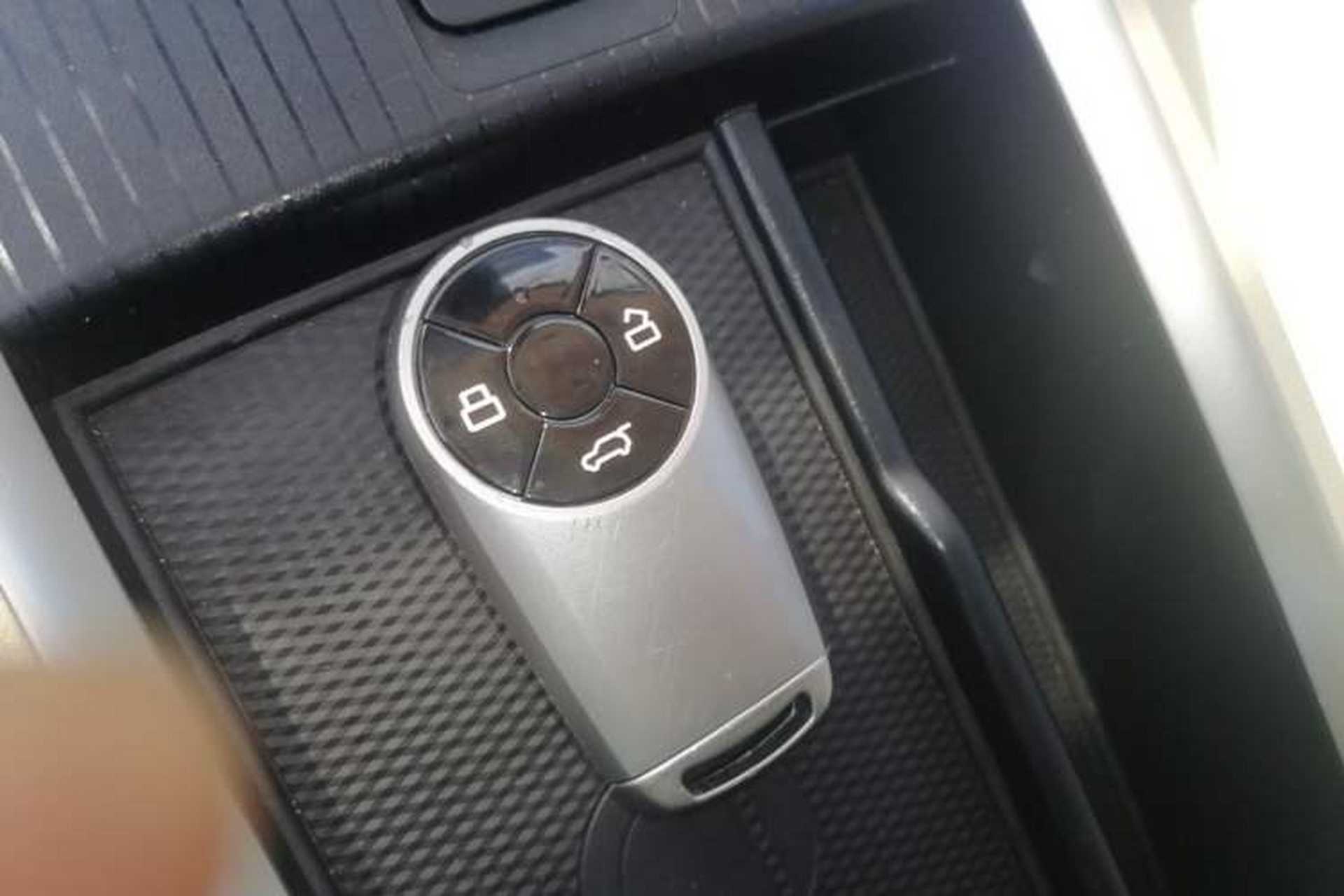Used ORA Good Cat 2022 400km Standard Range Premium Version Lithium-Ion Battery Vehicle Key