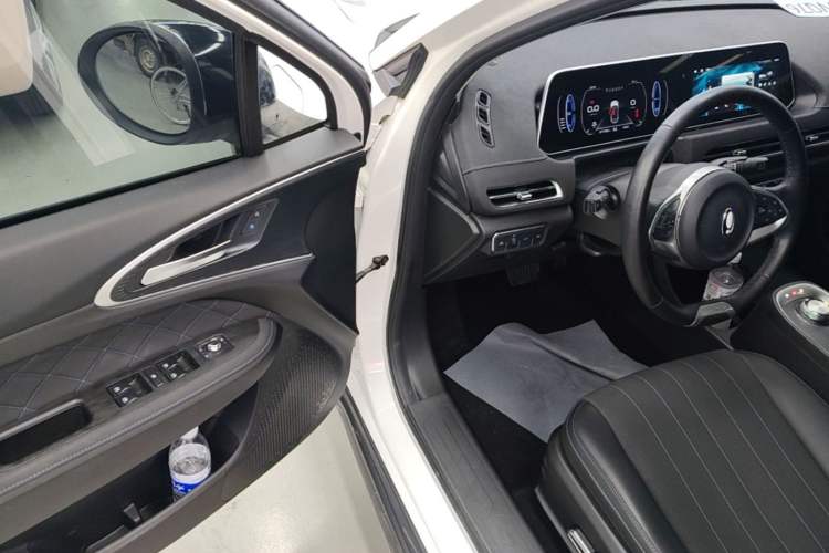 Used ORA Good Cat 2022 400km Standard Range Premium Version Lithium Iron Phosphate Driver Seat