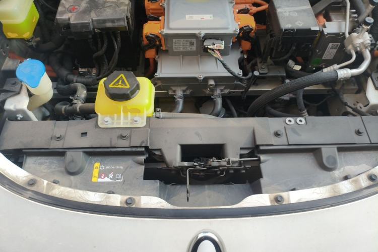 Used ORA Good Cat 2022 400km Standard Range Luxury Version Lithium Iron Phosphate Engine Bay