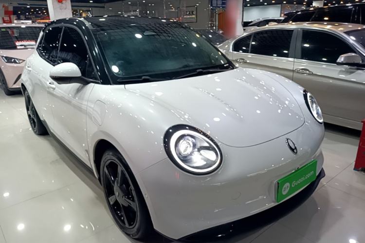Used ORA Good Cat 2022 Morandi Edition 400km Standard Range Premium Version Lithium-Ion Battery Front Right 45 Deg