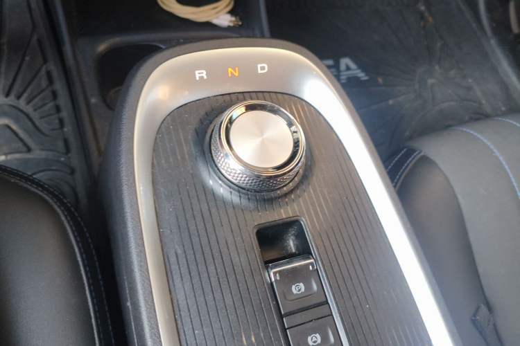 Used ORA Good Cat 2022 400km Standard Range Luxury Version Lithium Iron Phosphate Gear Lever