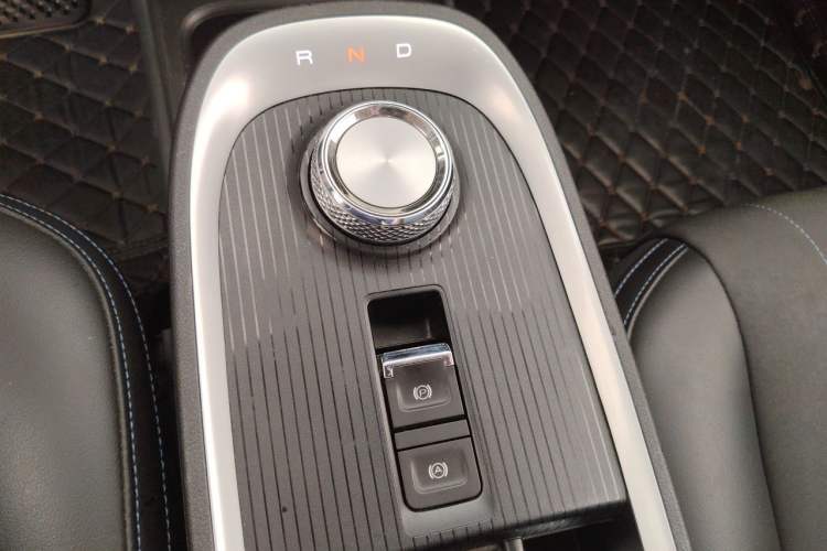 Used ORA Good Cat 2022 400km Standard Range Luxury Version Lithium Iron Phosphate Gear Lever