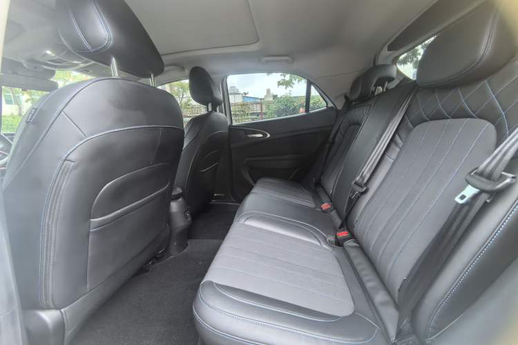 Used ORA Good Cat 2022 Morandi Edition 400km Standard Range Premium Version Lithium Iron Phosphate Interior 2