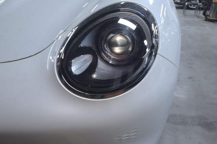 Used ORA Good Cat 2022 400km Standard Range Premium Version Lithium Iron Phosphate Left Front Headlight