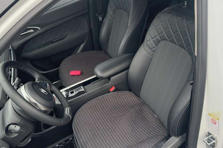 Used ORA Good Cat 2022 400km Standard Range Premium Version Lithium-Ion Battery Left Front Seat
