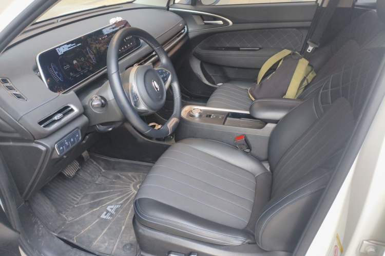 Used ORA Good Cat 2022 400km Standard Range Luxury Version Lithium Iron Phosphate Left Front Seat