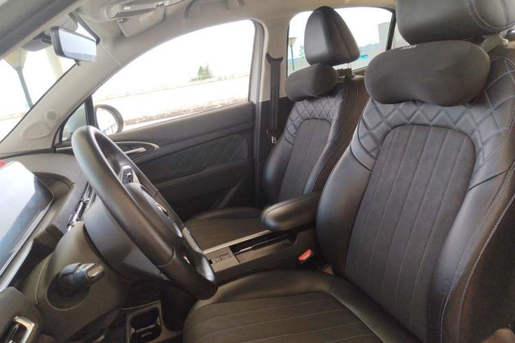 Used ORA Good Cat 2022 400km Standard Range Luxury Version Lithium Iron Phosphate Left Front Seat