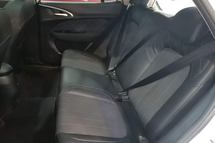 Used ORA Good Cat 2022 Morandi Edition 400km Standard Range Premium Version Lithium-Ion Battery Left Rear Seat