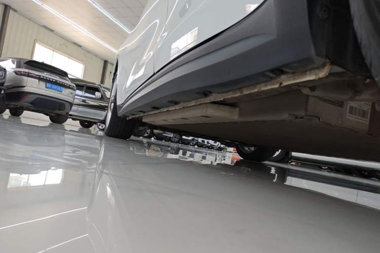 Used ORA Good Cat 2022 400km Standard Range Luxury Version Lithium Iron Phosphate Left Side Sill