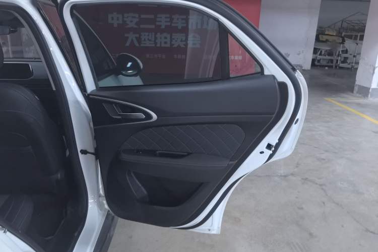 Used ORA Good Cat 2022 400km Standard Range Premium Version Lithium Iron Phosphate Right Rear Door Interior