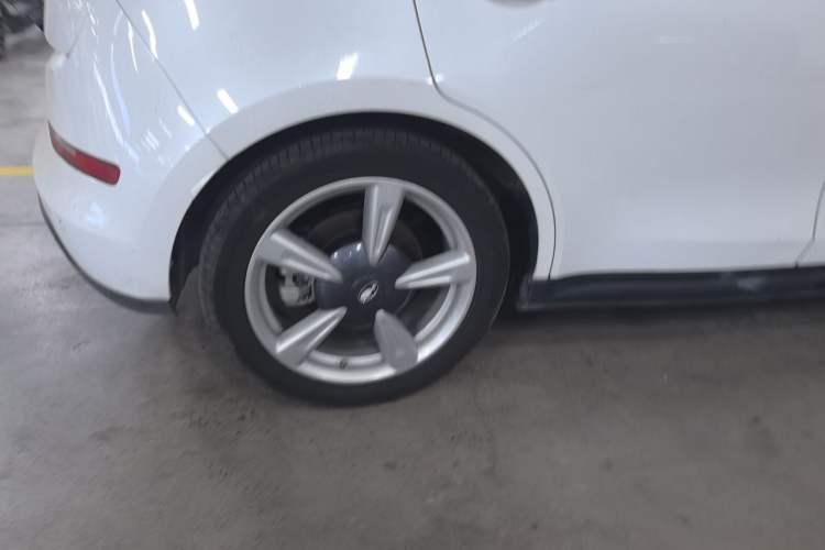 Used ORA Good Cat 2022 400km Standard Range Premium Version Lithium Iron Phosphate Right Rear Wheel Hub