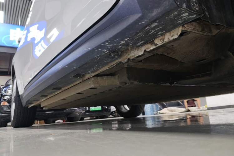 Used ORA Good Cat 2022 400km Standard Range Premium Version Lithium Iron Phosphate Right Side Sill