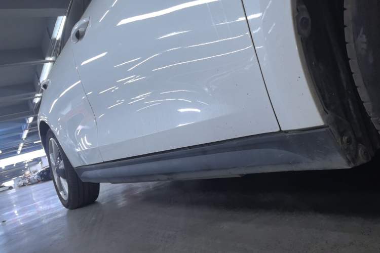 Used ORA Good Cat 2022 400km Standard Range Premium Version Lithium Iron Phosphate Right Side Sill