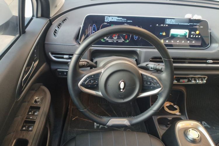 Used ORA Good Cat 2022 400km Standard Range Luxury Version Lithium Iron Phosphate Steering Wheel