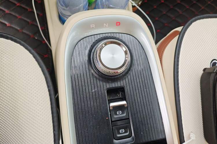 Used ORA Good Cat 2022 400km Standard Range Luxury Version Lithium Iron Phosphate Gear Lever