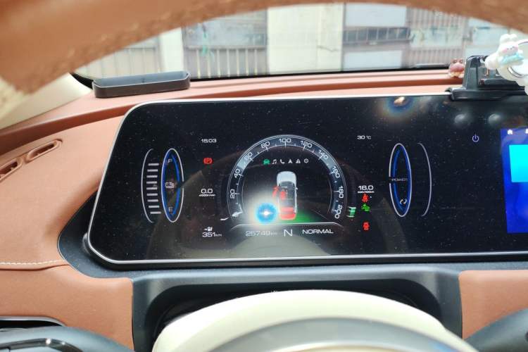Used ORA Good Cat 2022 Morandi Edition 400km Standard Range Premium Version Lithium Iron Phosphate Instrument Cluster