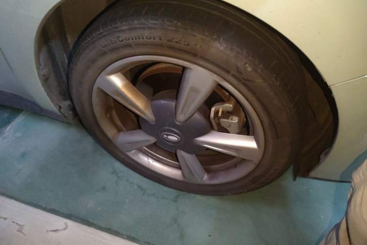 Used ORA Good Cat 2022 Morandi Edition 400km Standard Range Premium Version Lithium Iron Phosphate Right Front Wheel Hub
