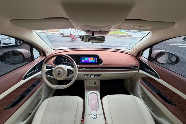 Used ORA Good Cat 2023 401 km Standard Range Luxury Version Ternary Lithium Audio And AC Panel