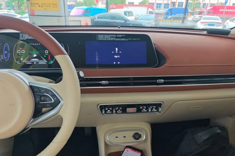Used ORA Good Cat 2023 401 km Standard Range Luxury Version Ternary Lithium Audio And AC Panel