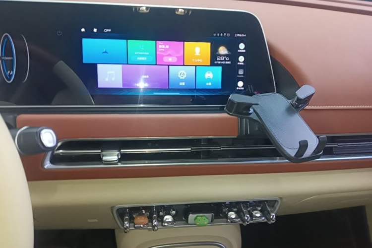 Used ORA Good Cat 2023 401 km Standard Range Premium Version Lithium Iron Phosphate Audio And AC Panel