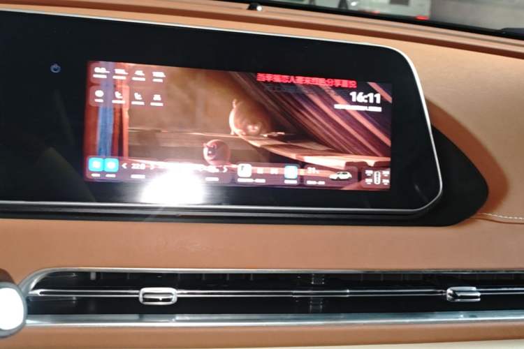 Used ORA Good Cat 2023 401 km Standard Range Premium Version Lithium Iron Phosphate Audio And AC Panel