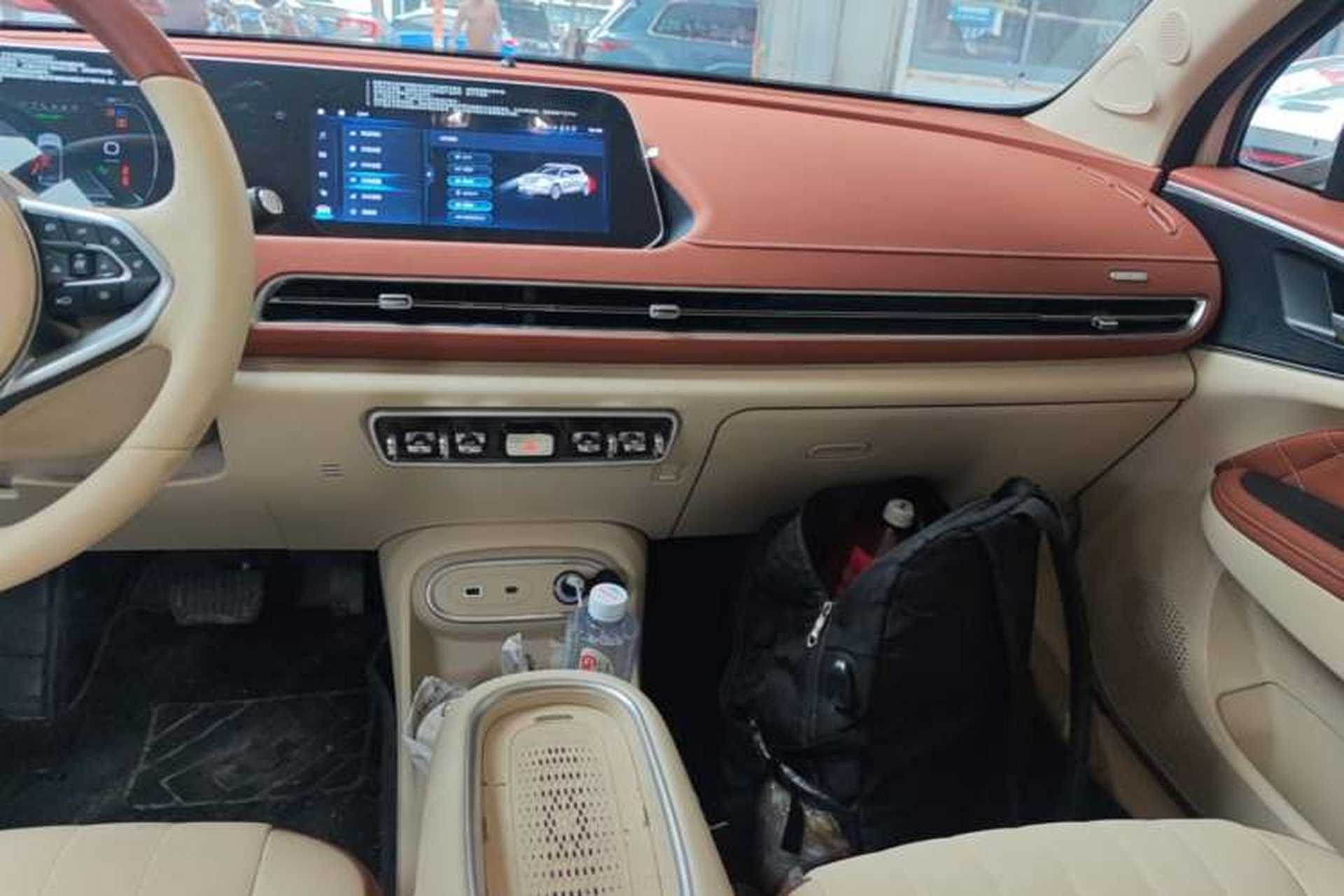 Used ORA Good Cat 2023 401 km Standard Range Luxury Version Lithium Iron Phosphate Audio And AC Panel