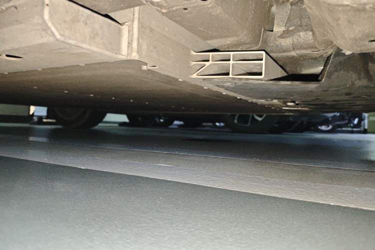 Used ORA Good Cat 2023 401 km Standard Range Comfort Version Lithium Iron Phosphate Chassis Front Right
