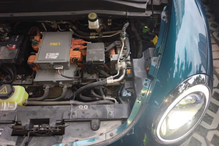 Used ORA Good Cat 2023 401 km Standard Range Luxury Version Lithium Iron Phosphate Engine Bay Left