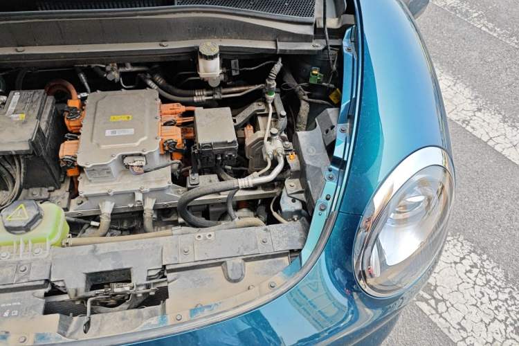 Used ORA Good Cat 2023 401 km Standard Range Prestige Version Lithium Iron Phosphate Engine Bay Left