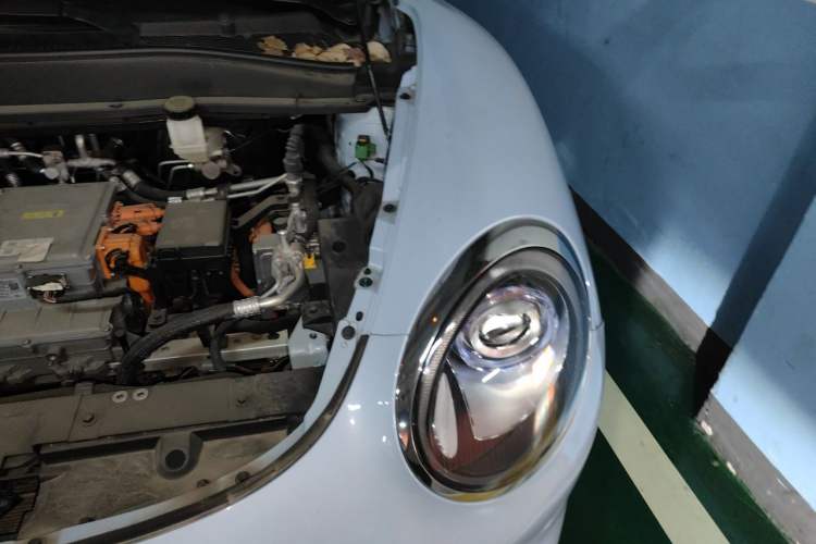 Used ORA Good Cat 2023 401 km Standard Range Premium Version Lithium Iron Phosphate Engine Bay Left