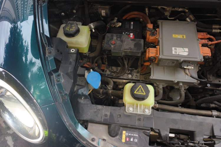 Used ORA Good Cat 2023 401 km Standard Range Luxury Version Lithium Iron Phosphate Engine Bay Right