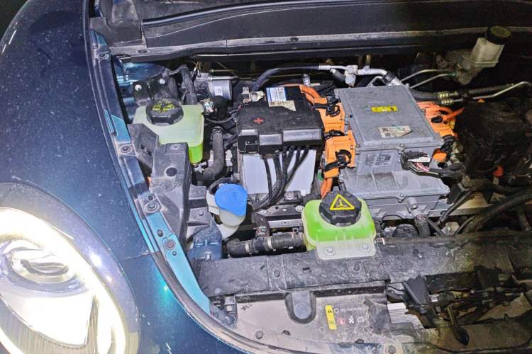 Used ORA Good Cat 2023 401 km Standard Range Comfort Version Lithium Iron Phosphate Engine Bay Right