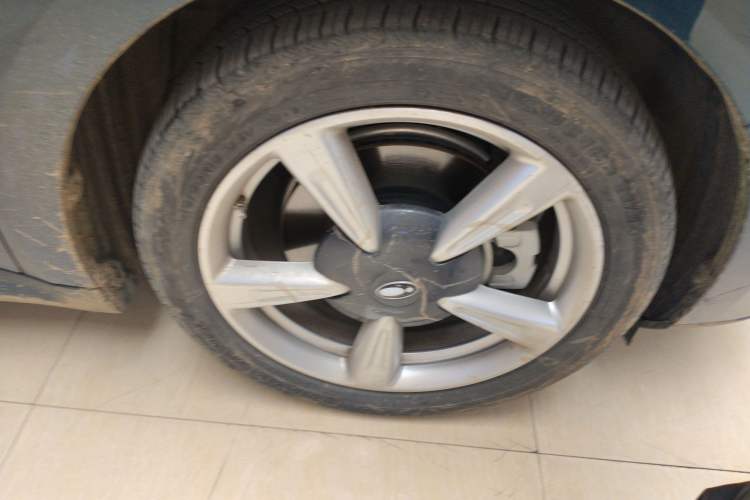 Used ORA Good Cat 2023 401 km Standard Range Prestige Version Lithium Iron Phosphate Exterior 4