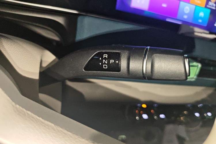 Used ORA Good Cat 2023 401 km Standard Range Comfort Version Lithium Iron Phosphate Gear Lever