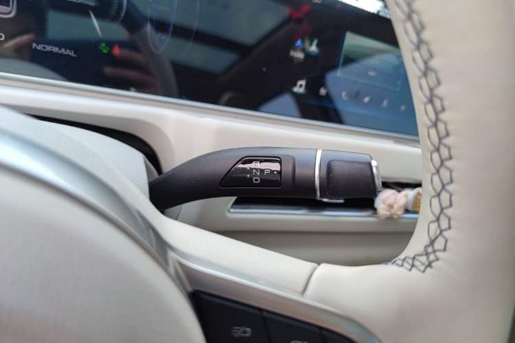 Used ORA Good Cat 2023 401 km Standard Range Premium Trim Ternary Lithium Gear Lever