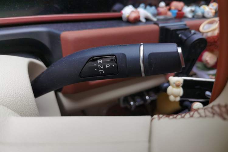 Used ORA Good Cat 2023 401 km Standard Range Prestige Version Lithium Iron Phosphate Gear Lever