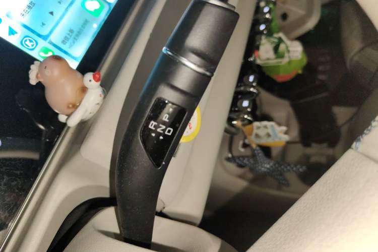 Used ORA Good Cat 2023 401 km Standard Range Premium Version Lithium Iron Phosphate Gear Lever
