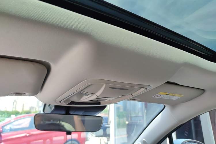 Used ORA Good Cat 2023 401 km Standard Range Premium Trim Ternary Lithium Headliner