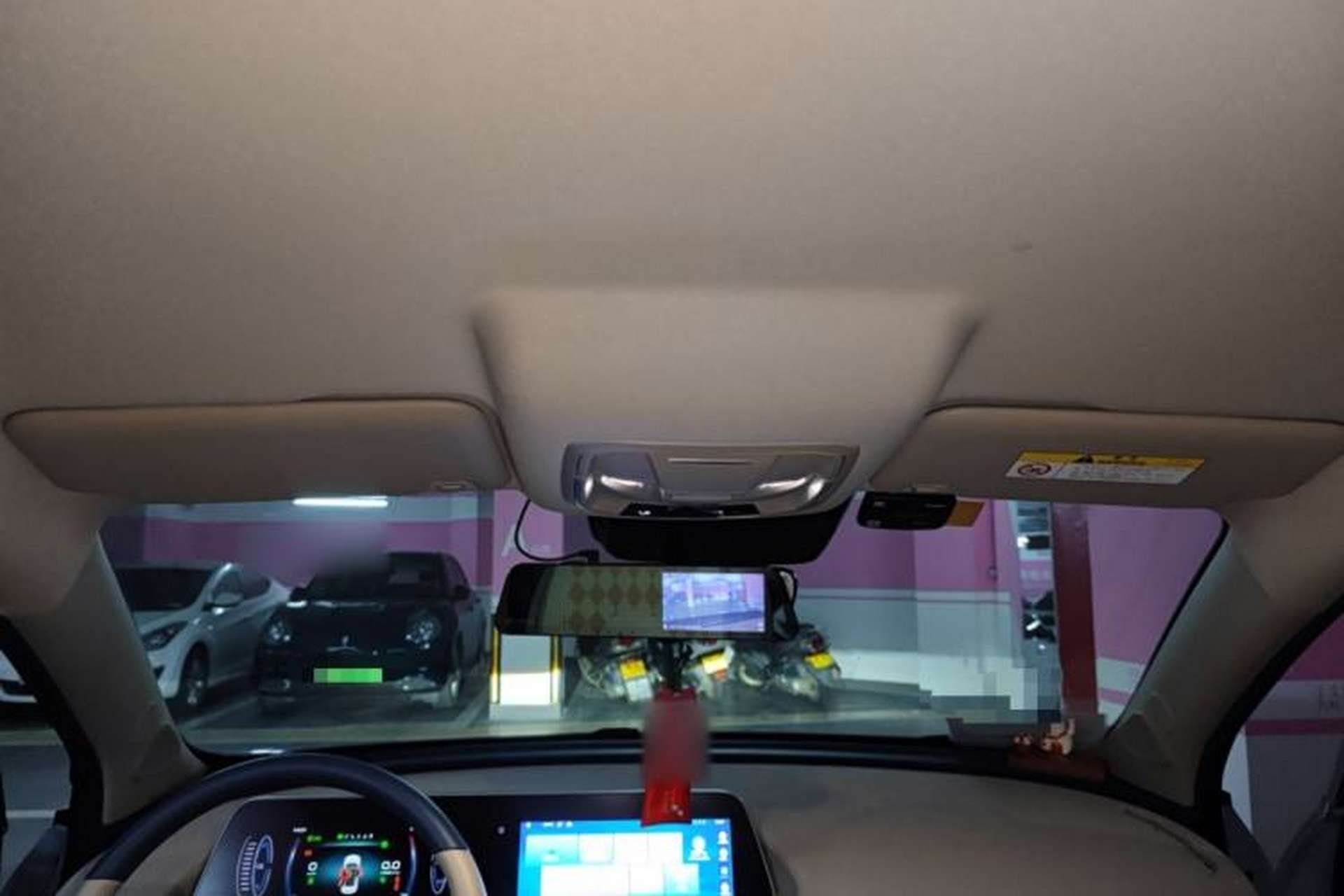 Used ORA Good Cat 2023 401 km Standard Range Luxury Version Lithium Iron Phosphate Headliner